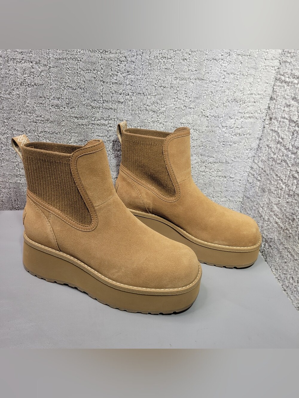 UGG Cityfunc Chelsea Women's Size US 7 Chestnut boots. - Picture 14 of 15